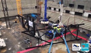 Pose d'une poutre de 100 tonnes à l'Arena Futuroscope