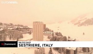 En Italie, la poussière rouge du Sahara recouvre les villages alpins enneigés