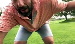 Adam Sandler rejoue le swing de Happy Gilmore 25 ans après