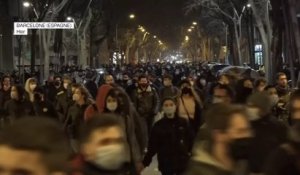 Pour la 6e nuit consécutive, des centaines de personnes manifestent en Espagne contre l'incarcération du rappeur Pablo Hasél
