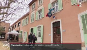 Vaccination contre le Covid-19 : à Marseille, des habitants peinent à décrocher un rendez-vous