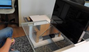 Cet ingénieur a conçu une table basse modulable qui va révolutionner le télétravail
