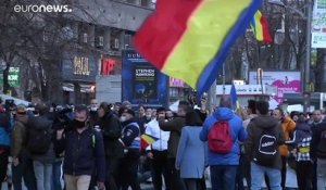 Les Roumains répondent à l'appel d'AUR et manifestent contre les nouvelles restrictions sanitaires