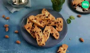 Fekkas aux amandes et aux raisins secs