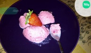 Strawberry frozen yogurt