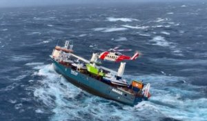 Un cargo néerlandais à la dérive en mer de Norvège, l'équipage évacué lors d'un impressionnant sauvetage