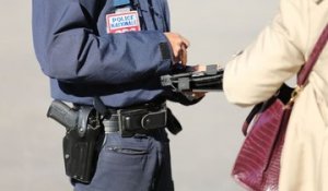 Marseille : les policiers de la Bac Nord quittent le tribunal sous les applaudissements