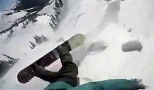 Un snowboarder sauvé par un airbag en pleine avalanche