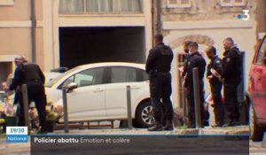 Les images bouleversantes des collègues du policier tué à Avignon qui se sont rendus sur place hier soir soutenus par les habitants du quartier