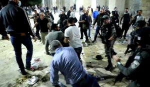 Jérusalem : 180 blessés lors de violents affrontements sur l’Esplanade des Mosquées