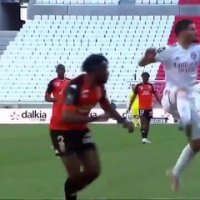 La merveille de contrôle d'Houssem Aouar avant son but face à Lorient