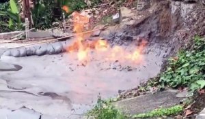 Un bain de boue prend feu... Activité volcanique impressionnante à Taïwan