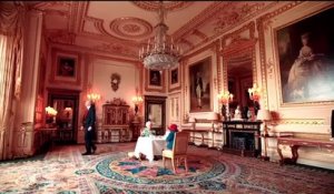 La surprise de la Reine hier soir pour son jubilé : Elle a réalisé une vidéo à l'humour tout britannique où elle prend le thé avec... l'ours Paddington !