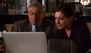 Robert De Niro und Anne Hathaway in 'Man lernt nie aus'