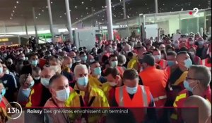Aéroports de Paris : des centaines de grévistes manifestent contre la suppression de leurs primes, le trafic perturbé à Roissy et Orly