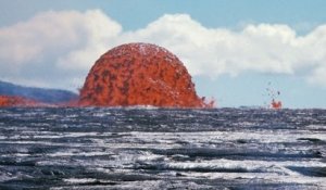 Un dôme de lave géant immortalisé en photo lors de l'éruption d'un volcan en 1969 refait surface