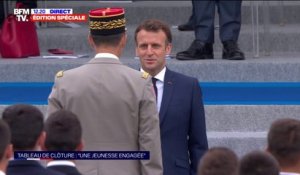 14-Juillet: Emmanuel Macron remercie le général Christophe Abad pour le défilé