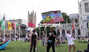 Londres : Des manifestations anti-vaccin devant le parlement britannique