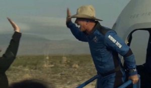 Revivez le vol spatial de Jeff Bezos à bord de Blue Origin, en intégralité