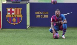 Barcelone - Memphis Depay présenté au Camp Nou
