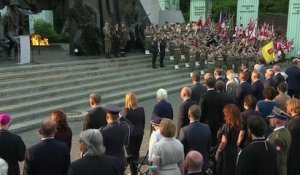 Pologne : cérémonie pour les 77 ans de l'insurrection de Varsovie en présence d'Armin Laschet
