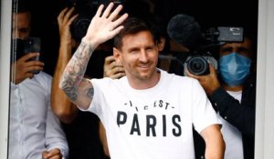 Lionel Messi signe officiellement au Paris Saint Germain