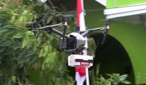 Covid-19 : En Indonésie, des drones distribuent des médicaments pour les personnes en isolement