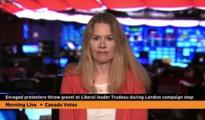 Canada : Le premier ministre Justin Trudeau visé par des jets de gravier lors d'un déplacement électoral, par des manifestants opposés aux mesures sanitaire