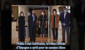 Letizia d'Espagne - élégante dans sa robe noire en cuir recyclée