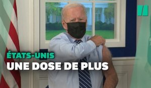 Joe Biden reçoit sa troisième dose de vaccin anti-Covid en direct