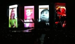Les Rolling Stones rendent hommage à Charlie Watts sur scène