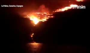 Aux Canaries, le volcan Cumbre Vieja continue de cracher sa lave dans l'océan