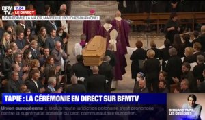 Le cercueil de Bernard Tapie entre dans la cathédrale de la Major sous les applaudissements