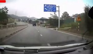 Un conducteur croise la route... d'un bébé qui traverse l'autoroute