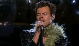 Harry Styles aide une fan à faire son coming out en plein concert