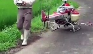 Cet agriculteur a fabriqué un mini hélicoptère pour traiter ses champs