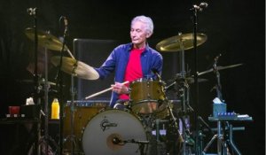 GALA VIDEO - Charlie Watts, le batteur des Rolling Stones, est mort à 80 ans