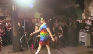 GALA VIDEO - Fashion Reporter avec Stéphane Freiss au défilé Manish Arora