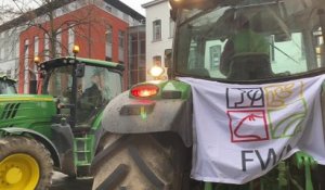 Manifestation des agriculteurs wallons devan l'Élysette à Namur