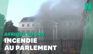 Au Cap, les images du Parlement sud-africain en flammes
