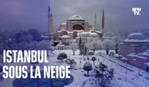 Les images de Sainte-Sophie et de la Mosquée Bleue sous la neige à Istanbul