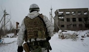 «Nous devons rester calmes» : l'attente et l'inquiétude des soldats ukrainiens dans l'Est du pays