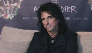 Alice Cooper On Working With Paul McCartney On A Tribute Album To "Dead, Drunk Friends" John Lennon, Jimi Hendrix And More