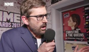 Louis Theroux reveals he once took a selfie with Alex Turner @ VO5 NME Awards 2017