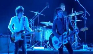 Johnny Marr & Ronnie Wood - 'How Soon Is Now?' - NME Awards 2013