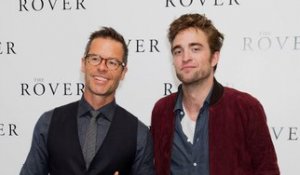 Exclu vidéo : Robert Pattinson à la cool lors de la première de "The Rover" à Londres !