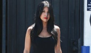 Exclu Vidéo : Kourtney Kardashian : look grungy-chic sous le soleil à L.A. !