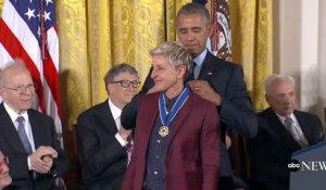 Ellen Degeneres décorée par Barack Obama
