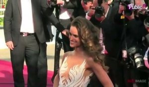 Exclu Vidéo : Cannes 2015 : Kendall Jenner et Izabel Goulart : délicieuses et captivantes au Palais des Festivals !