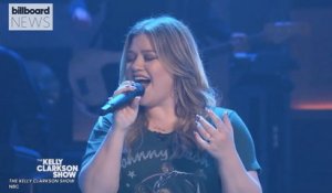Kelly Clarkson Gets ‘Nostalgic’ With New Performance of an Old Song | Billboard News
